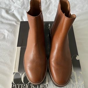 Madewell The Citywalk Lugsole Chelsea Boot in Leather